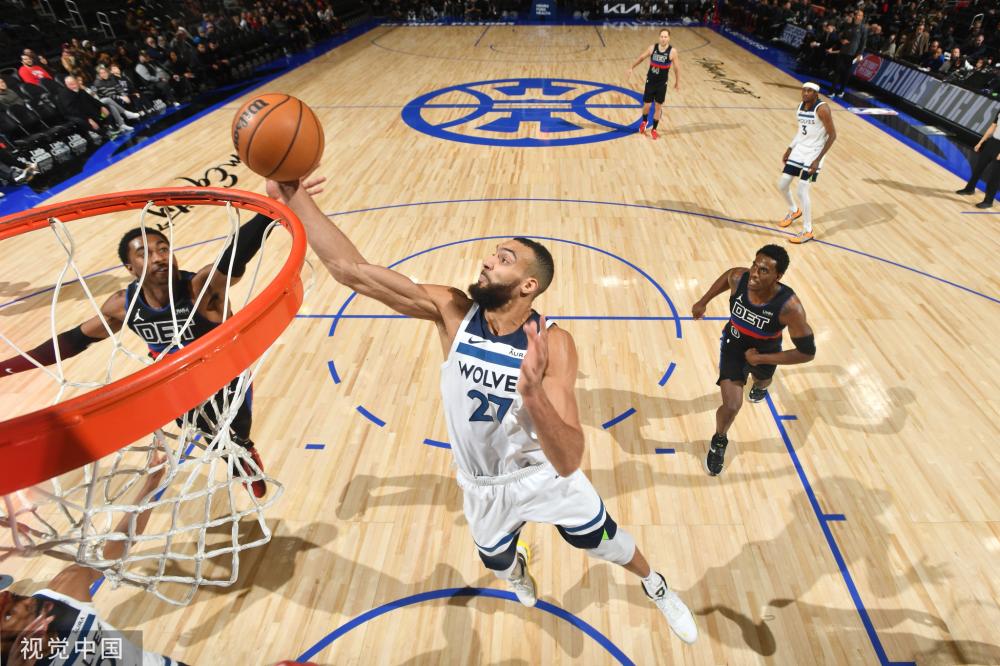 名一度跻身 名一度跻身